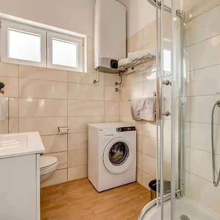 Happy - Vikendica Split